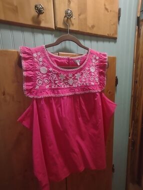 Nwt Crown And Ivy Blouse